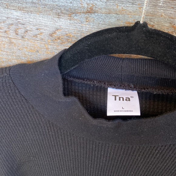TNA waffle black long sleeve crop top size large - Picture 2 of 6